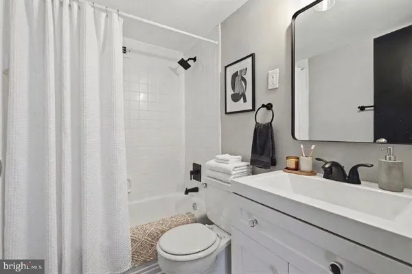 $264,900 | 5801 Quantrell Avenue, Unit 410, Alexandria, VA 22312