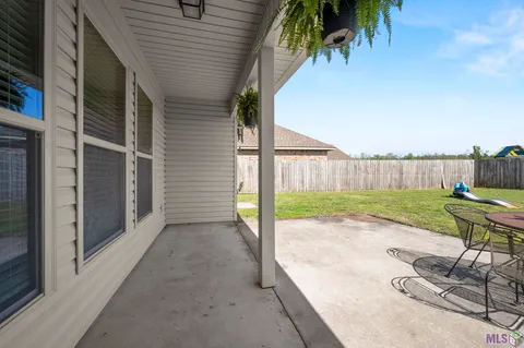 $285,000 | 1945 Willow Bend Road, St. Gabriel, LA 70776
