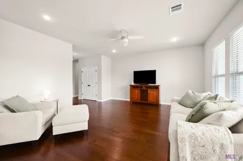 $285,000 | 1945 Willow Bend Road, St. Gabriel, LA 70776