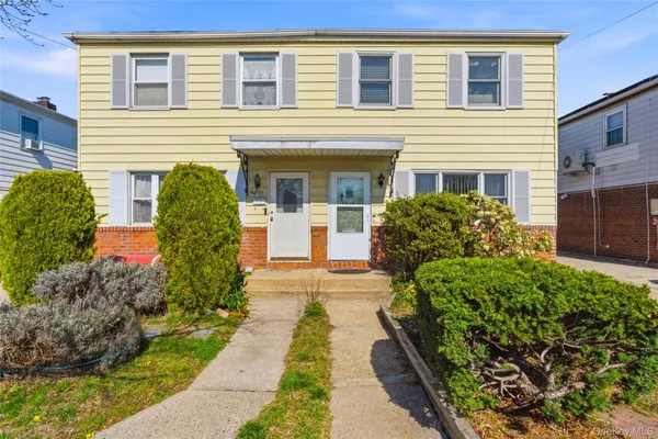 $985,000 | 64-09 Bell Boulevard | Oakland Gardens