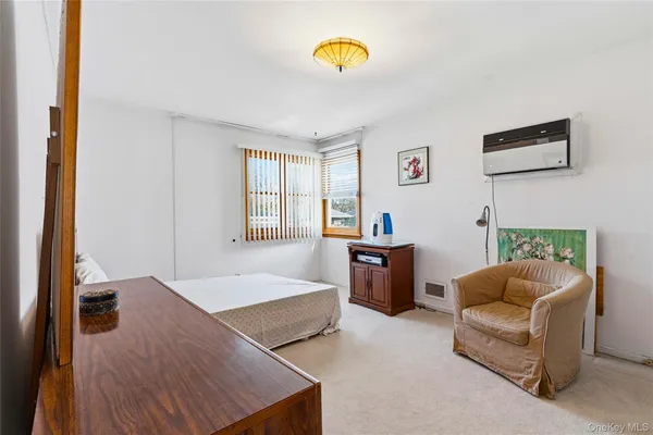 $985,000 | 64-09 Bell Boulevard | Oakland Gardens