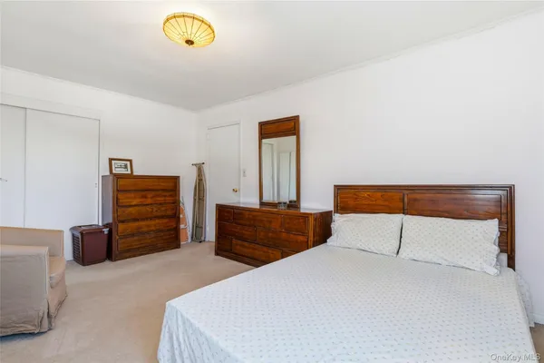 $985,000 | 64-09 Bell Boulevard | Oakland Gardens