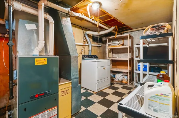 $985,000 | 64-09 Bell Boulevard | Oakland Gardens