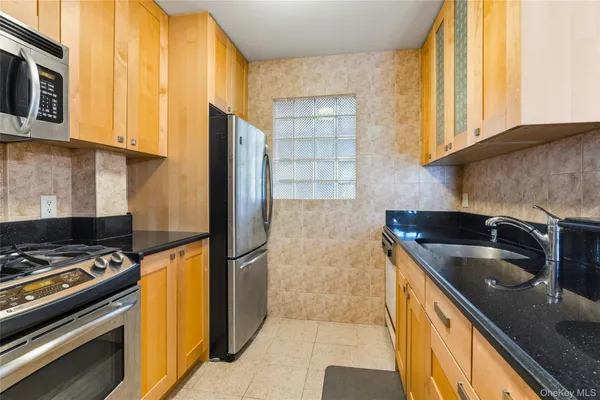 $985,000 | 64-09 Bell Boulevard | Oakland Gardens