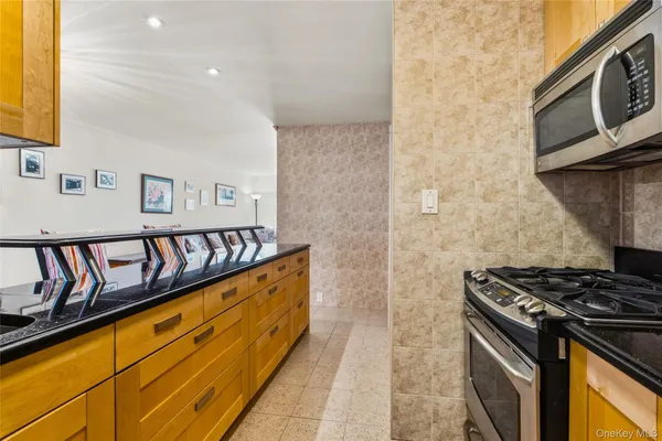 $985,000 | 64-09 Bell Boulevard | Oakland Gardens