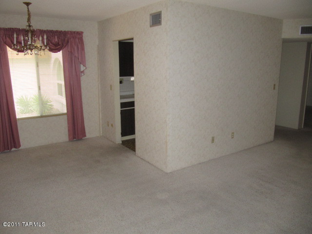 660 East River Road, Unit R Tucson, AZ 85704 - Photo 5 of 14