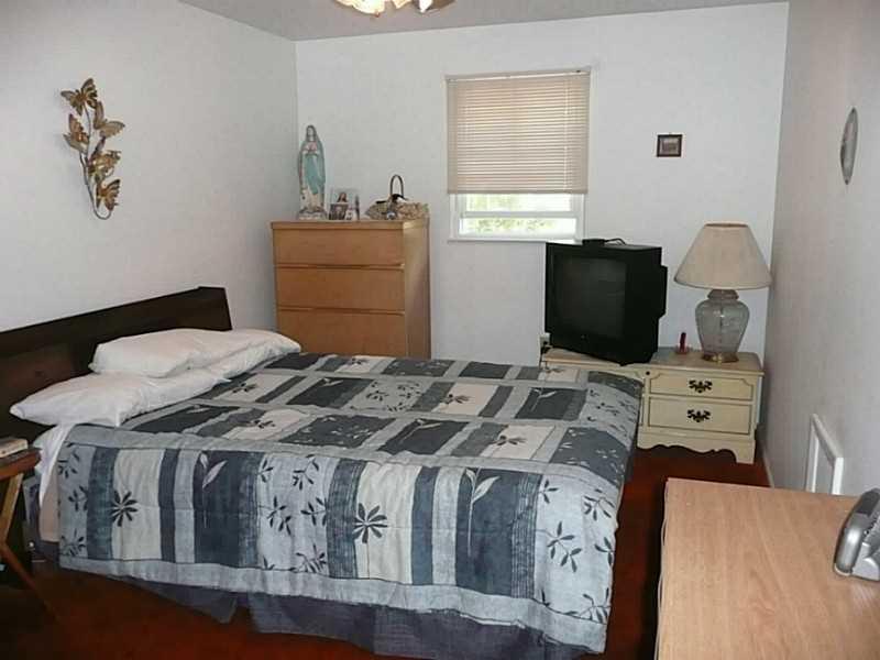 241 Lytton Road Coraopolis, PA 15108 - Photo 10 of 17 Bedroom. LIGHT NEUTRAL DECOR AND LARGE CLOSETS