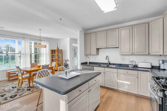 $490,000 | 394 St Andrews Place, Manalapan, NJ 07726