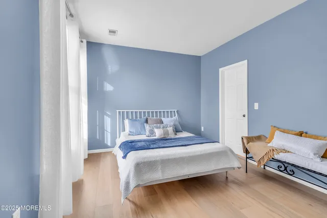 $490,000 | 394 St Andrews Place, Manalapan, NJ 07726