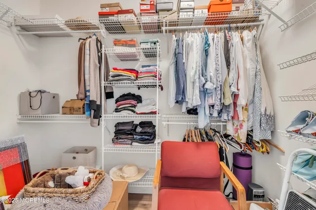 $490,000 | 394 St Andrews Place, Manalapan, NJ 07726