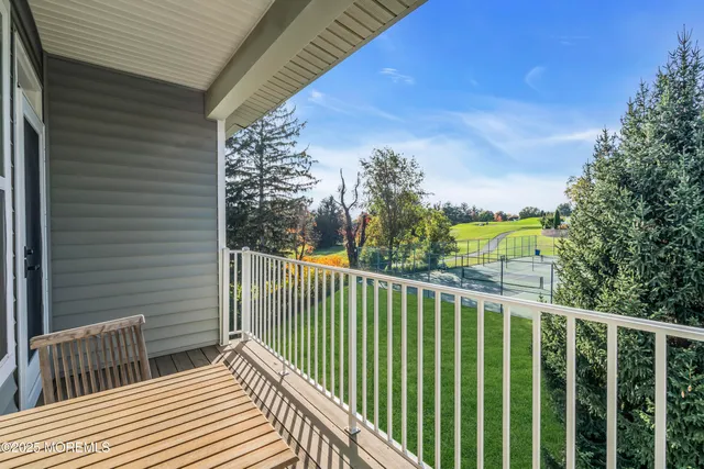 $490,000 | 394 St Andrews Place, Manalapan, NJ 07726