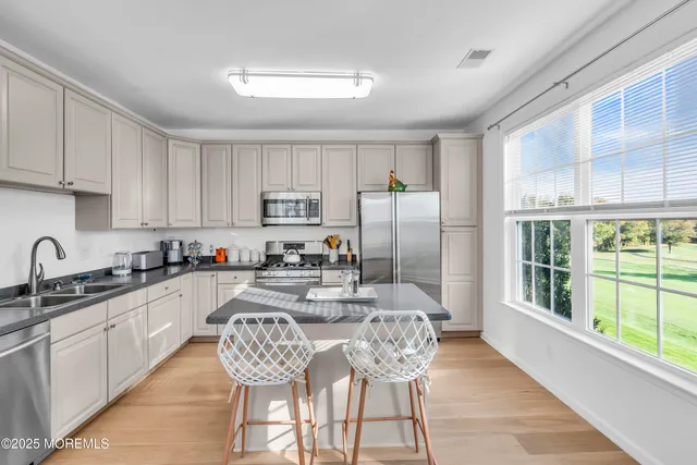 $490,000 | 394 St Andrews Place, Manalapan, NJ 07726