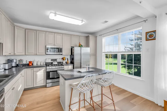 $490,000 | 394 St Andrews Place, Manalapan, NJ 07726