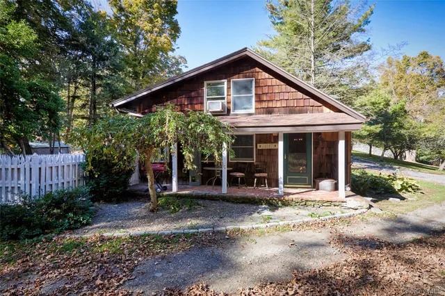 $6,000 | 356 Rossway Road, Pleasant Valley, NY 12569