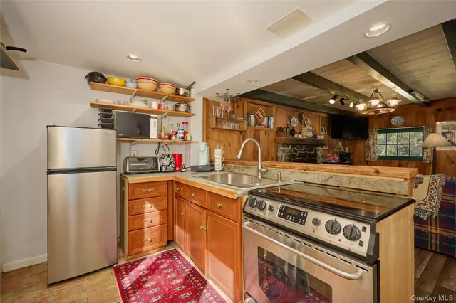 $6,000 | 356 Rossway Road, Pleasant Valley, NY 12569