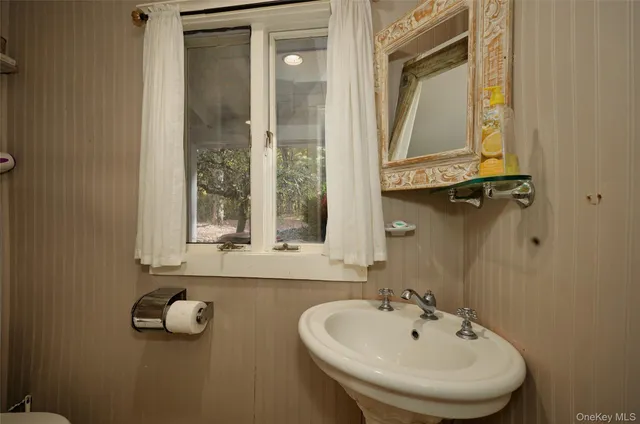 $6,000 | 356 Rossway Road, Pleasant Valley, NY 12569