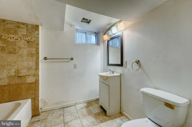 $327,900 | 3815 71st Avenue, Hyattsville, MD 20784