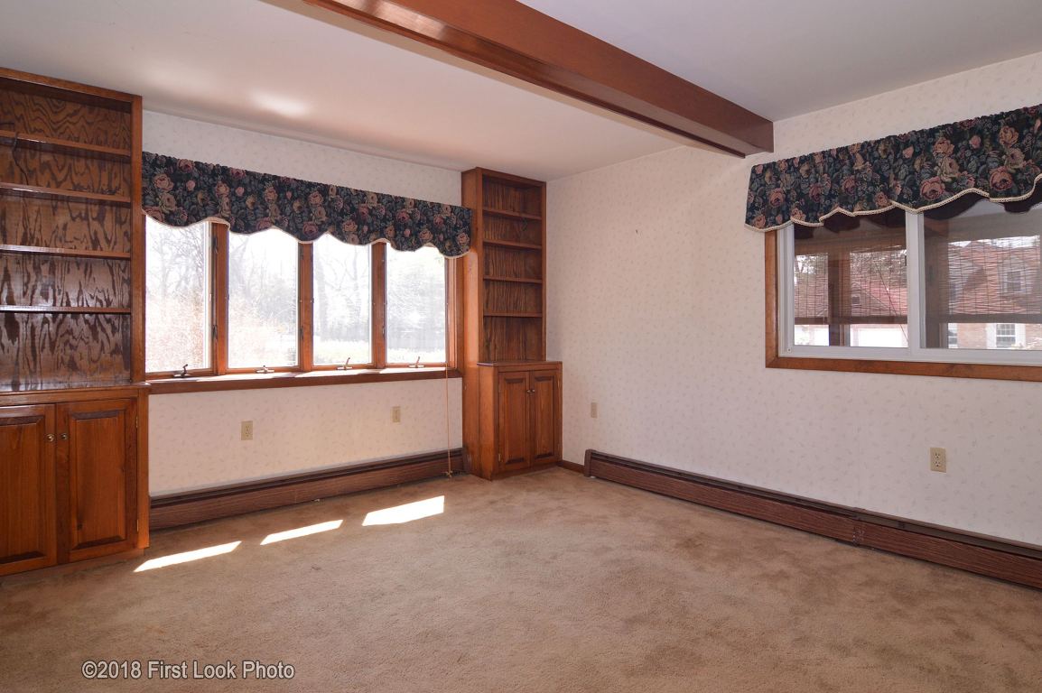 43 Lamson Road Barrington, RI 02806 - Photo 3 of 37 Gallery Image 3