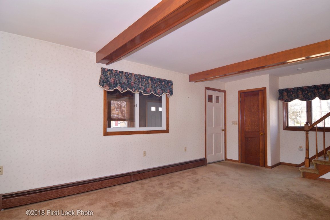 43 Lamson Road Barrington, RI 02806 - Photo 5 of 37 Gallery Image 5