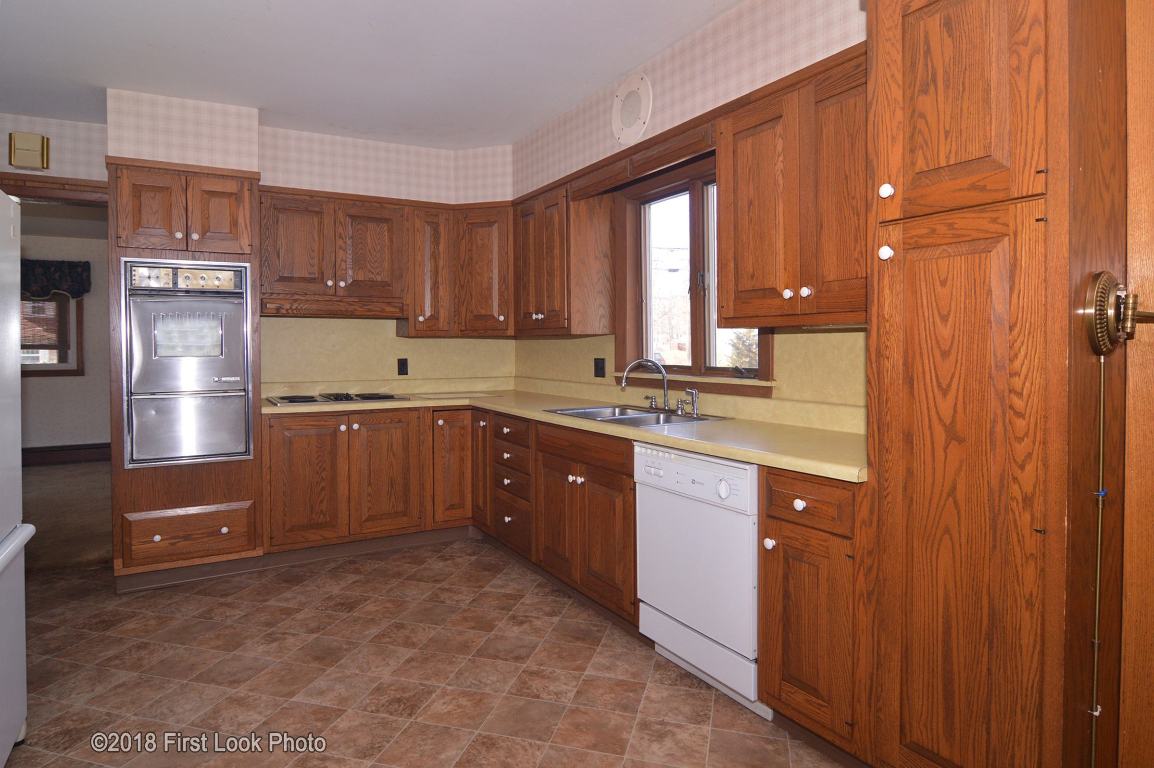 43 Lamson Road Barrington, RI 02806 - Photo 8 of 37 Gallery Image 8