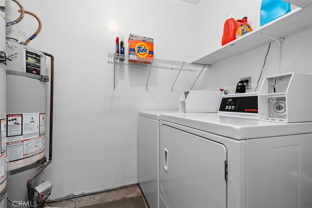 218 West Escalones, Unit C San Clemente, CA 92672 - Photo 10 of 10 Shared laundry room