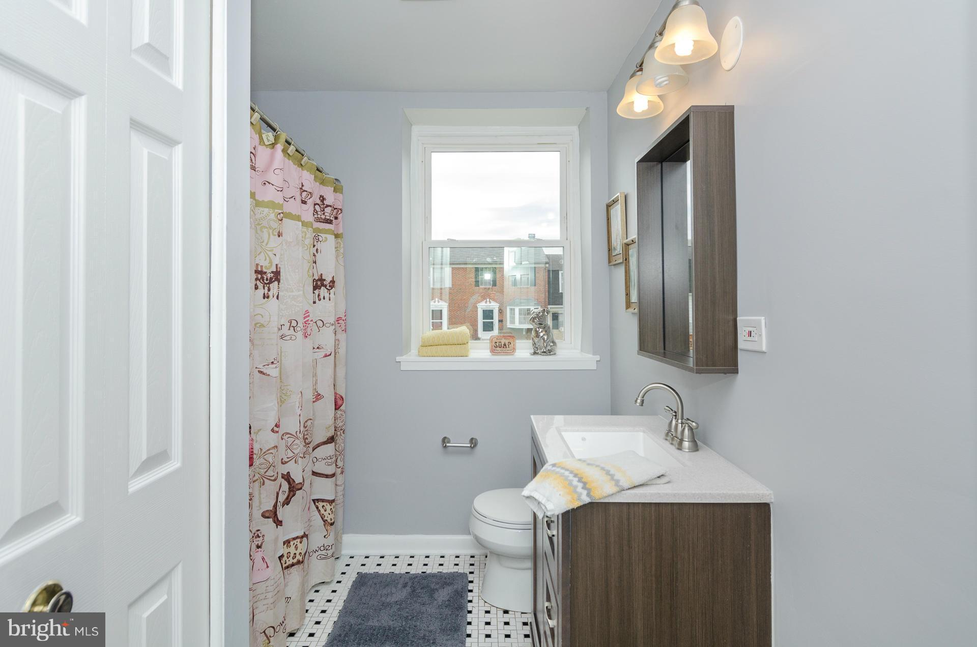5204 Darien Road Baltimore, MD 21206 - Photo 13 of 27 Bath