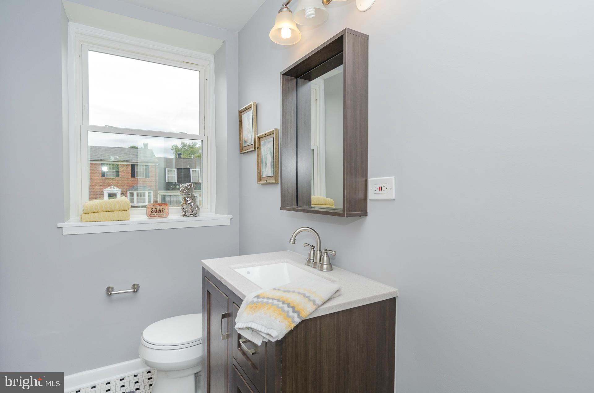 5204 Darien Road Baltimore, MD 21206 - Photo 14 of 27 Bath