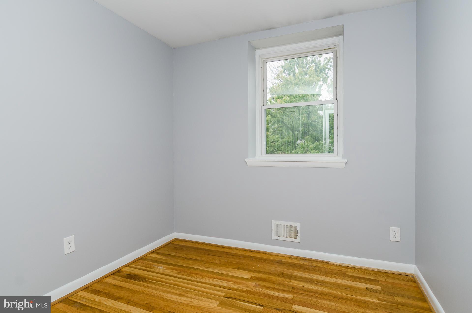 5204 Darien Road Baltimore, MD 21206 - Photo 18 of 27 Bedroom