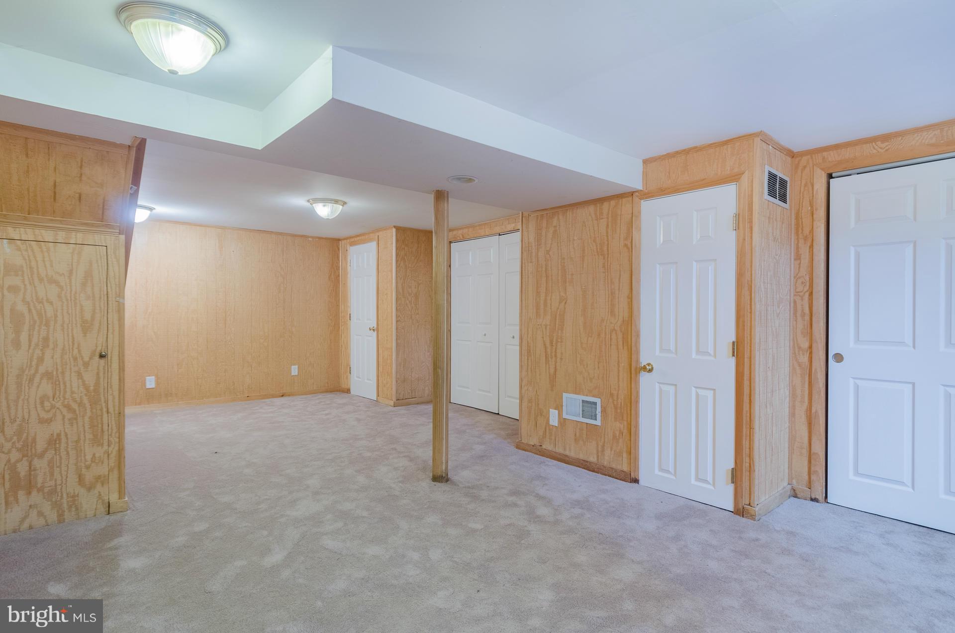 5204 Darien Road Baltimore, MD 21206 - Photo 23 of 27 Family Room