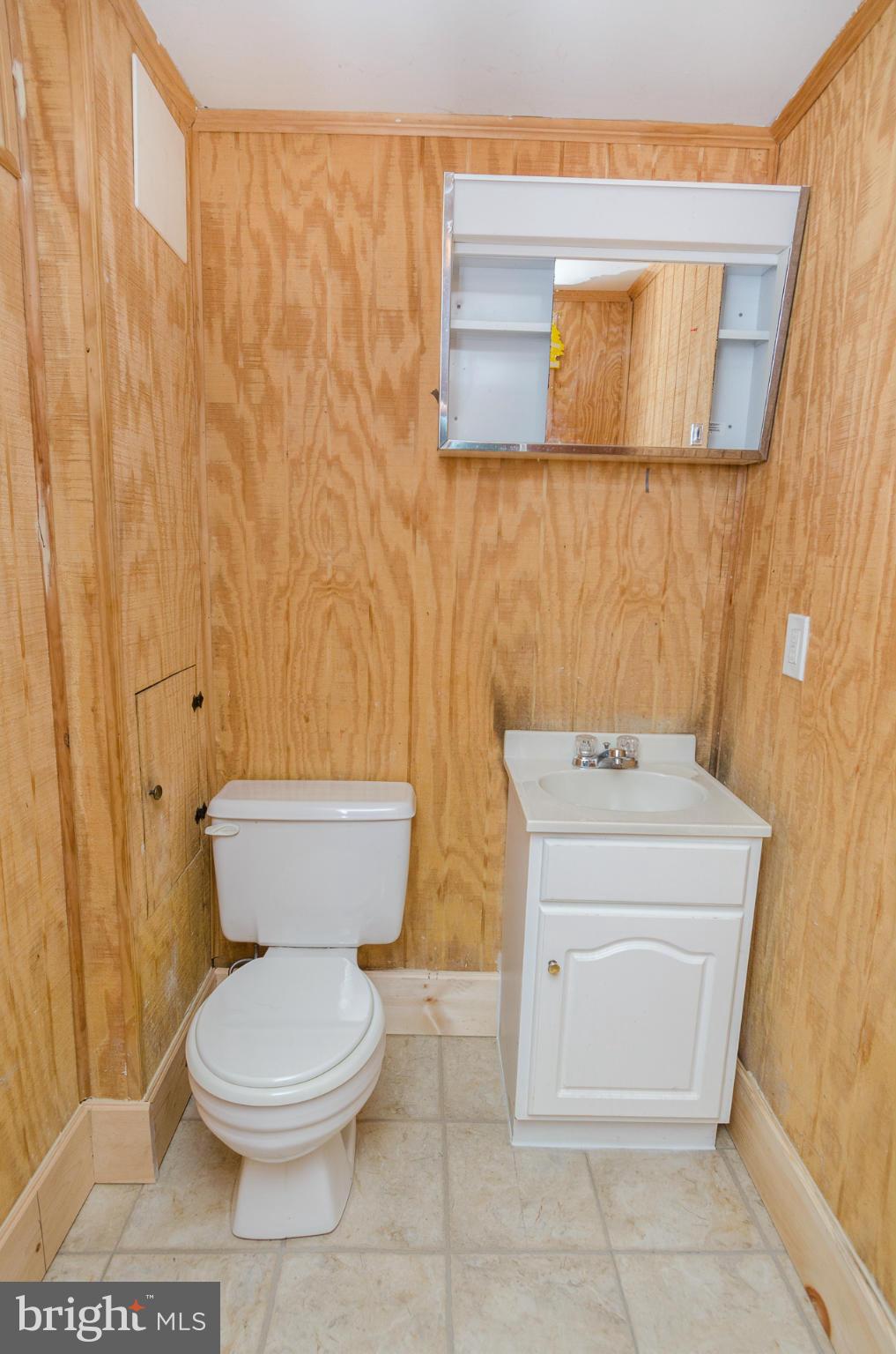 5204 Darien Road Baltimore, MD 21206 - Photo 24 of 27 Half Bath