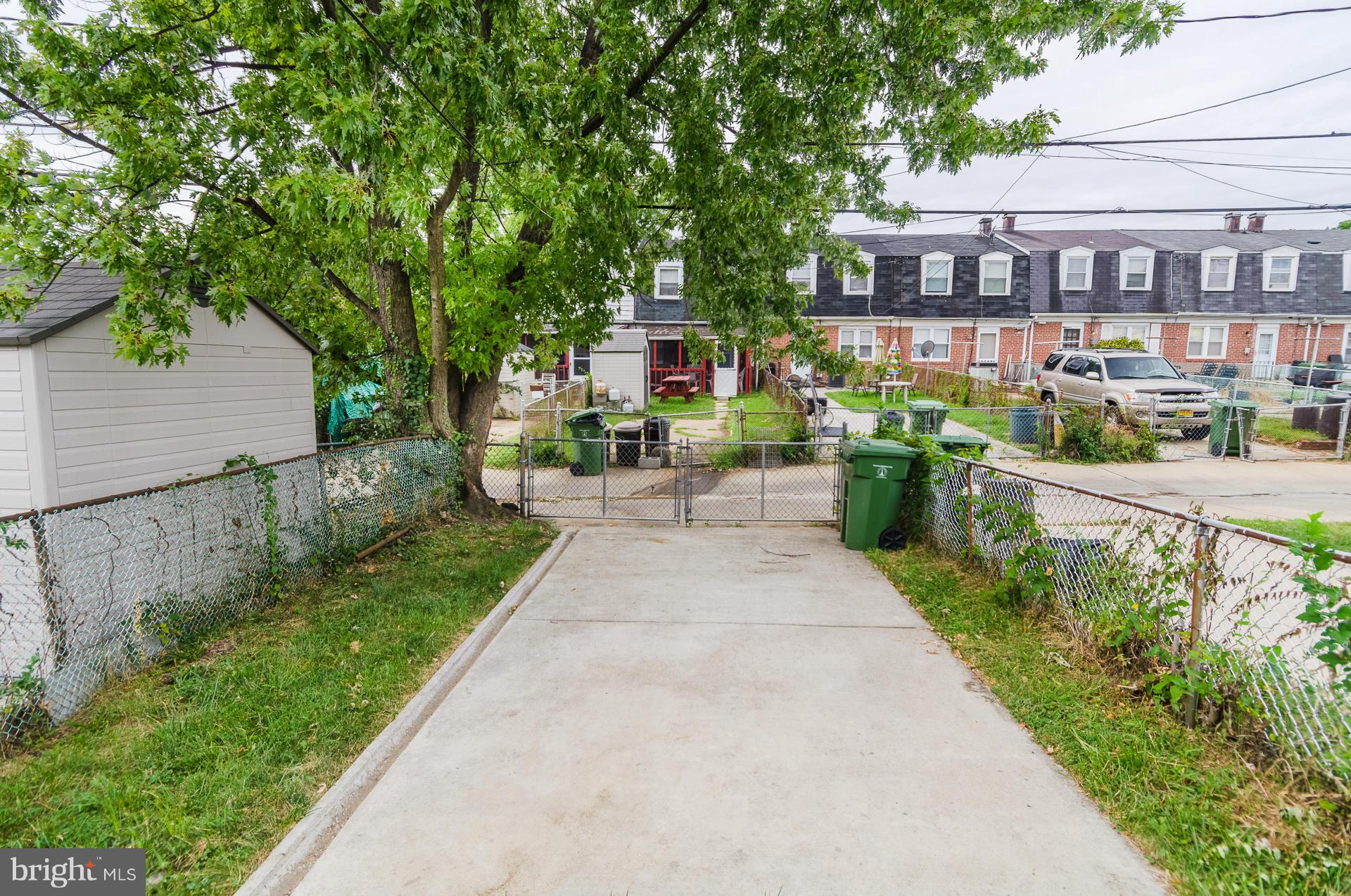 5204 Darien Road Baltimore, MD 21206 - Photo 27 of 27 Parking Pad