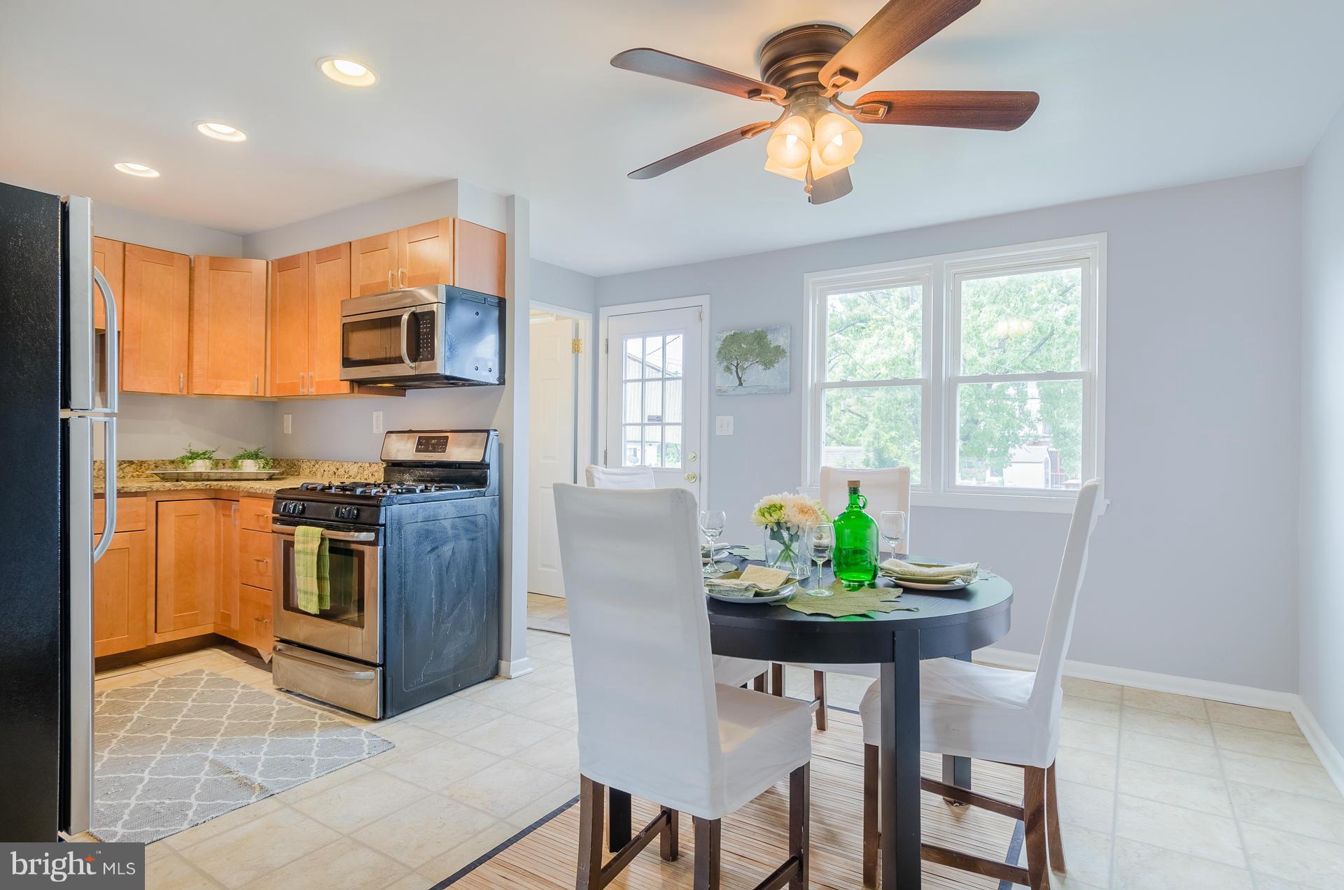 5204 Darien Road Baltimore, MD 21206 - Photo 5 of 27 Dining Room