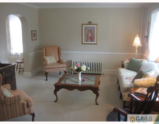 27 Riva Avenue Milltown, NJ 08850 - Photo 2 of 10 Gallery Image 2