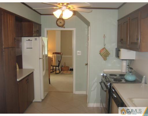 27 Riva Avenue Milltown, NJ 08850 - Photo 6 of 10 Gallery Image 6