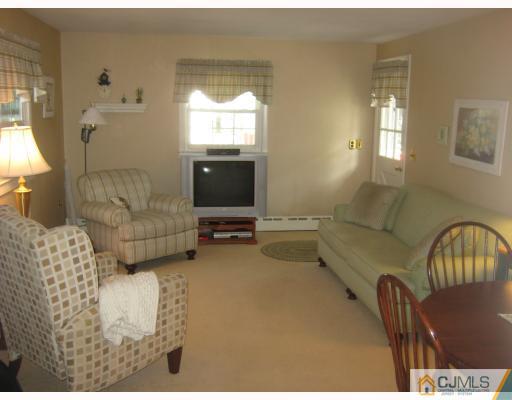27 Riva Avenue Milltown, NJ 08850 - Photo 7 of 10 Gallery Image 7