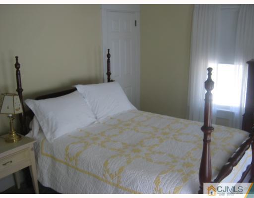 27 Riva Avenue Milltown, NJ 08850 - Photo 8 of 10 Gallery Image 8