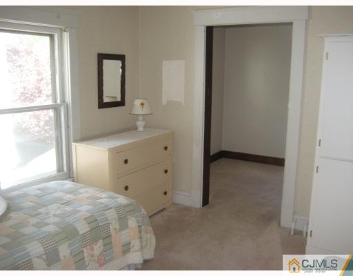 27 Riva Avenue Milltown, NJ 08850 - Photo 9 of 10 Gallery Image 9