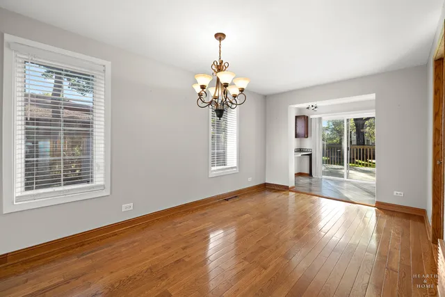 $395,000 | 25721 West Lakeview Avenue, Wauconda, IL 60084