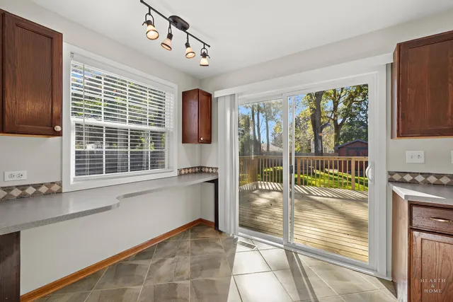 $395,000 | 25721 West Lakeview Avenue, Wauconda, IL 60084