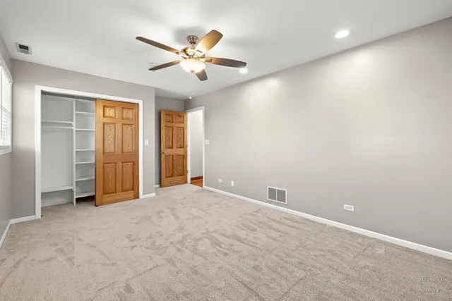 $395,000 | 25721 West Lakeview Avenue, Wauconda, IL 60084