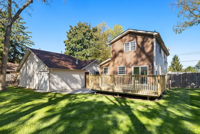 $395,000 | 25721 West Lakeview Avenue, Wauconda, IL 60084