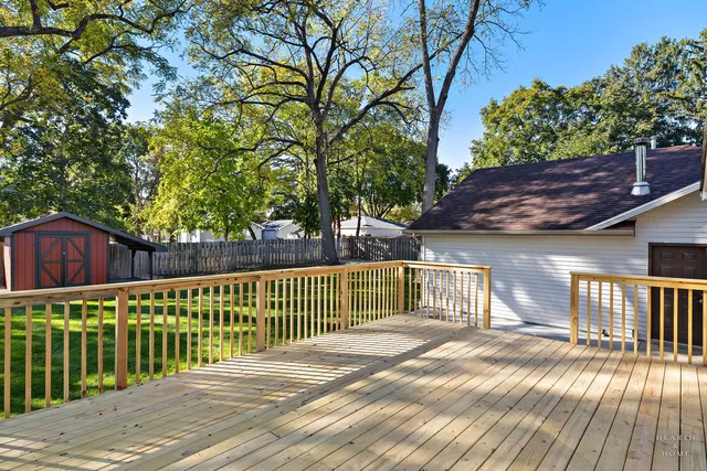 $395,000 | 25721 West Lakeview Avenue, Wauconda, IL 60084