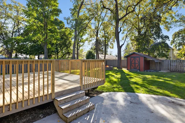 $395,000 | 25721 West Lakeview Avenue, Wauconda, IL 60084