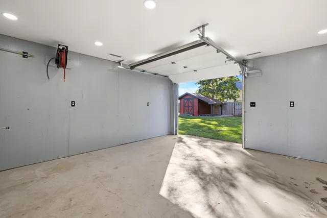 $395,000 | 25721 West Lakeview Avenue, Wauconda, IL 60084