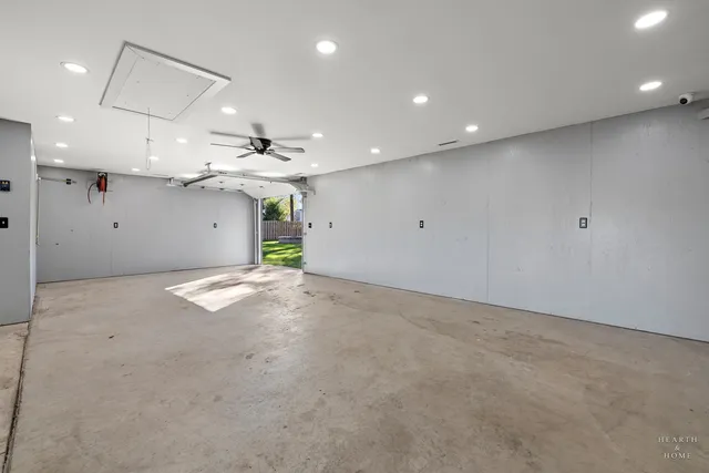 $395,000 | 25721 West Lakeview Avenue, Wauconda, IL 60084