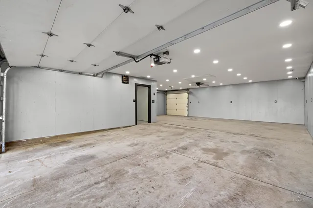 $395,000 | 25721 West Lakeview Avenue, Wauconda, IL 60084