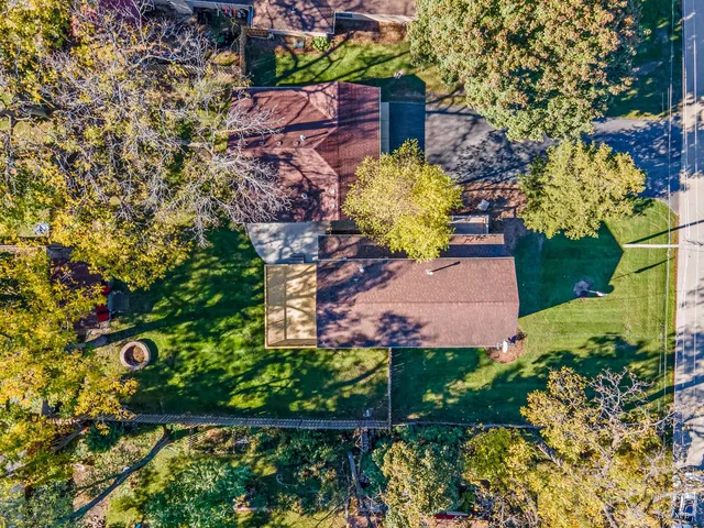 $395,000 | 25721 West Lakeview Avenue, Wauconda, IL 60084