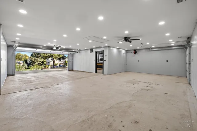 $395,000 | 25721 West Lakeview Avenue, Wauconda, IL 60084