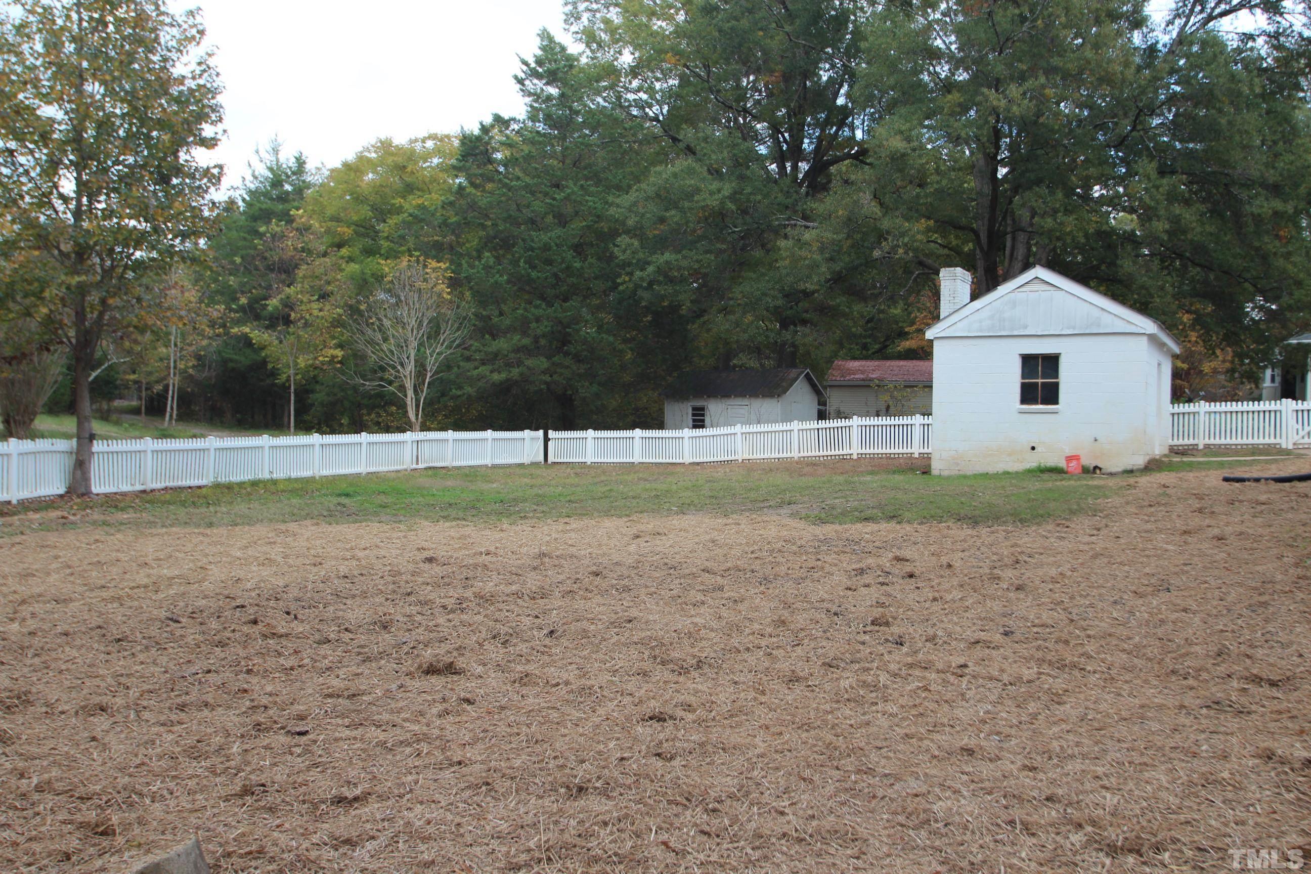 895 Oxford Road Roxboro, NC 27574 - Photo 2 of 23