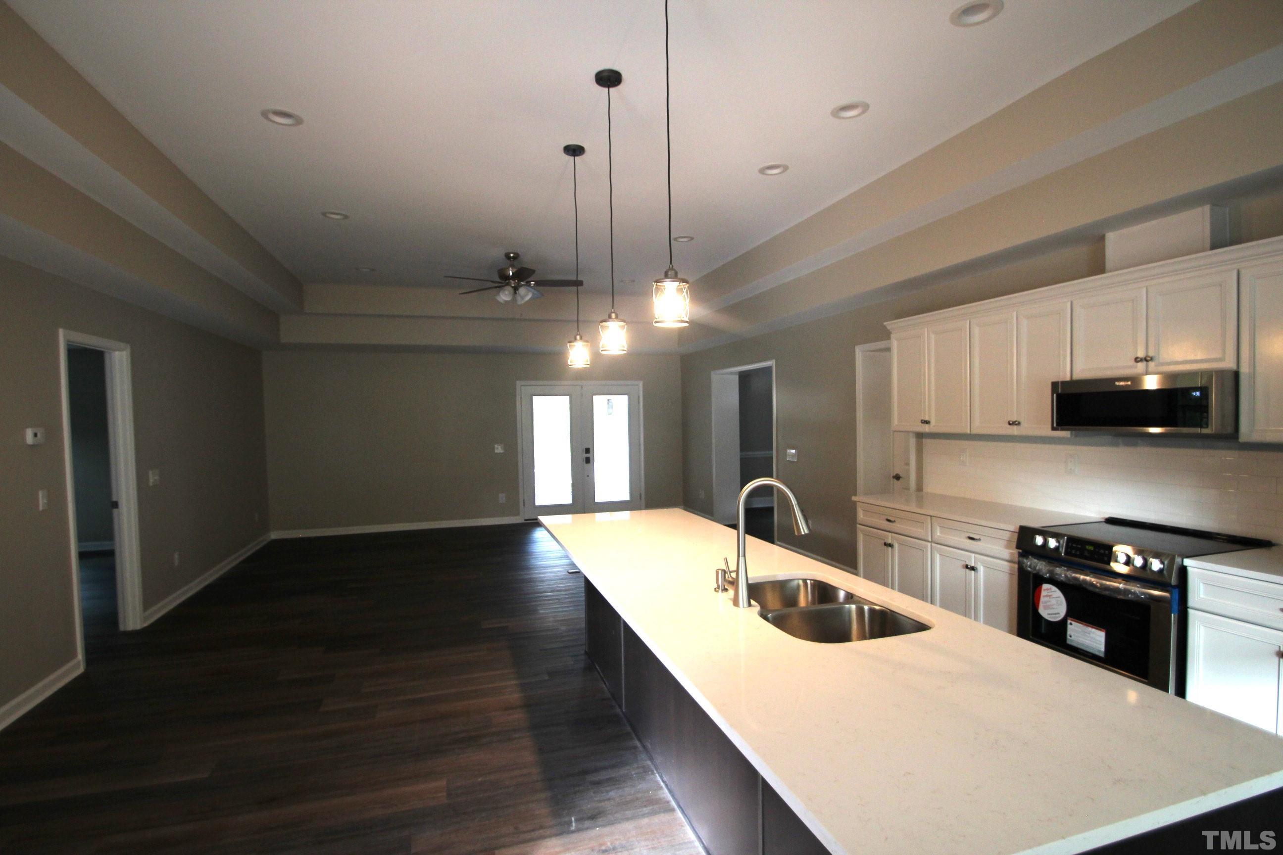 895 Oxford Road Roxboro, NC 27574 - Photo 4 of 23